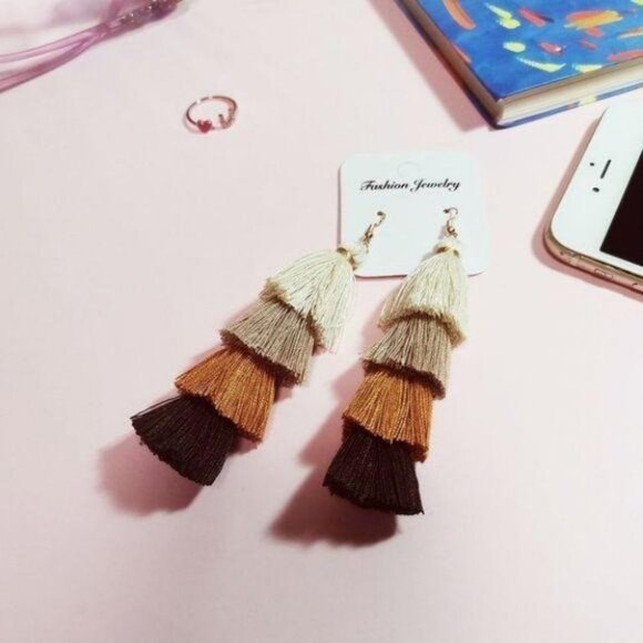 Multiple Layers Bohemian Tassel Earrings - Picture 4 of 8
